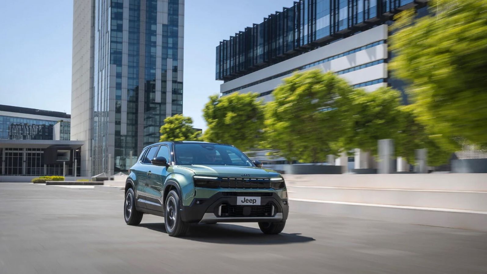 Ντεμπούτο για το ανανεωμένο Jeep Avenger  